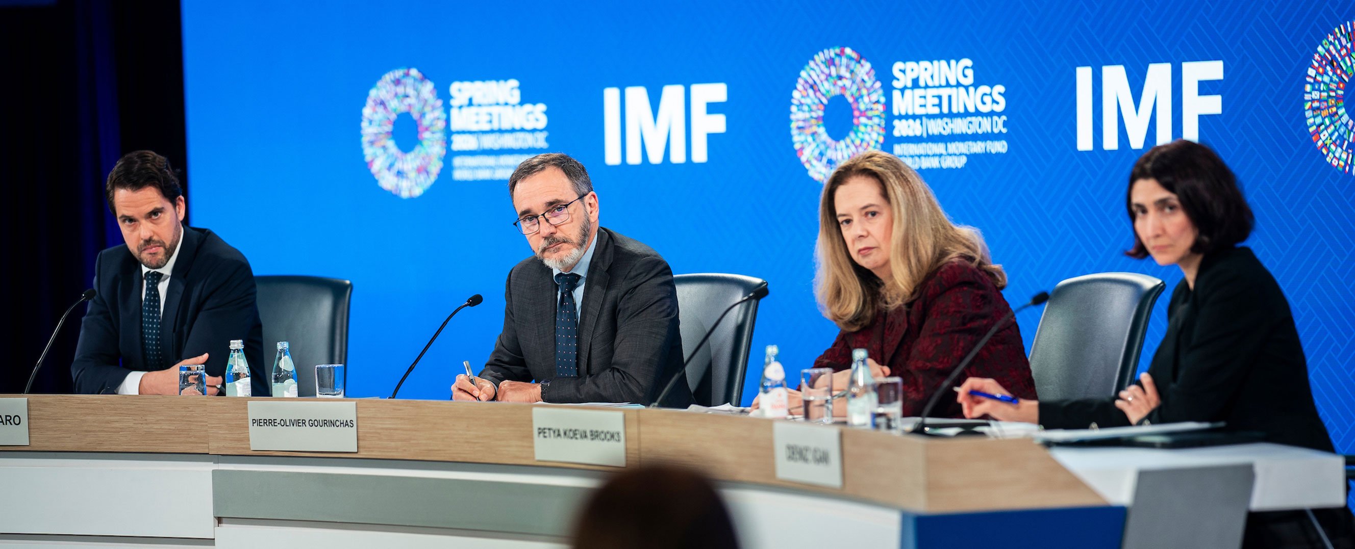 FMI AUMENTA PROYECCIÓN DE CRECIMIENTO 2026 PARA CHILE