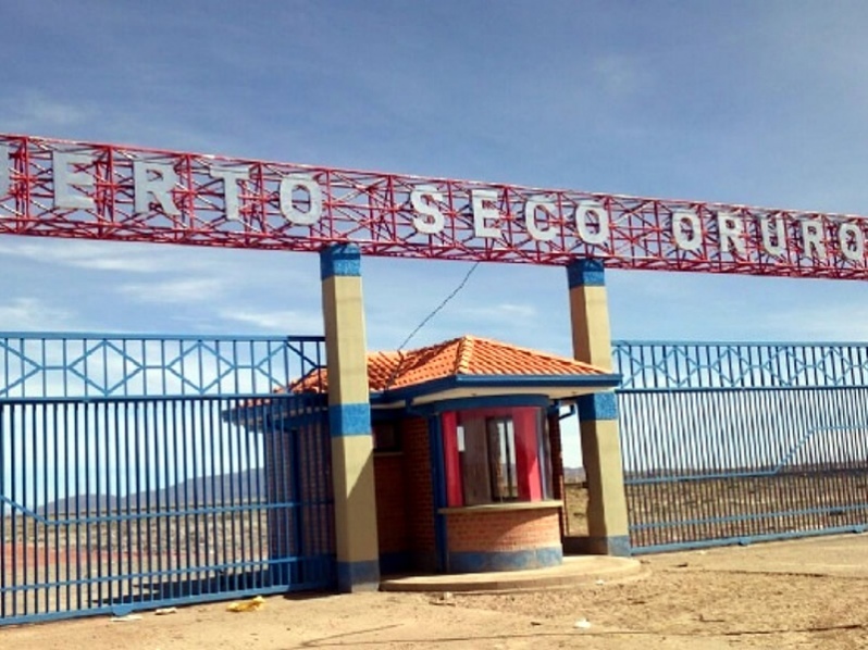 BOLIVIA REPLANTEA SU LOGÍSTICA Y LOS PUERTOS DEL NORTE DE CHILE VUELVEN AL CENTRO