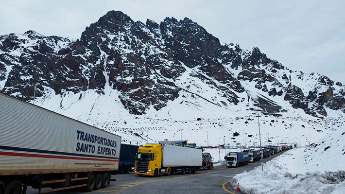 EL PRECIO DE LA NIEVE: LO QUE LE CUESTA A CHILE UN MES SIN SU PRINCIPAL PASO A ARGENTINA