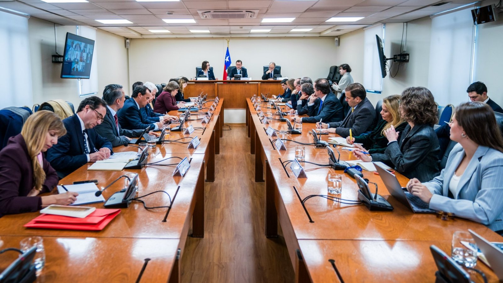CHILE Y ESTADOS UNIDOS ABREN UNA NUEVA ETAPA DE NEGOCIACIÓN COMERCIAL ANTE SOBRETASA ARANCELARIA